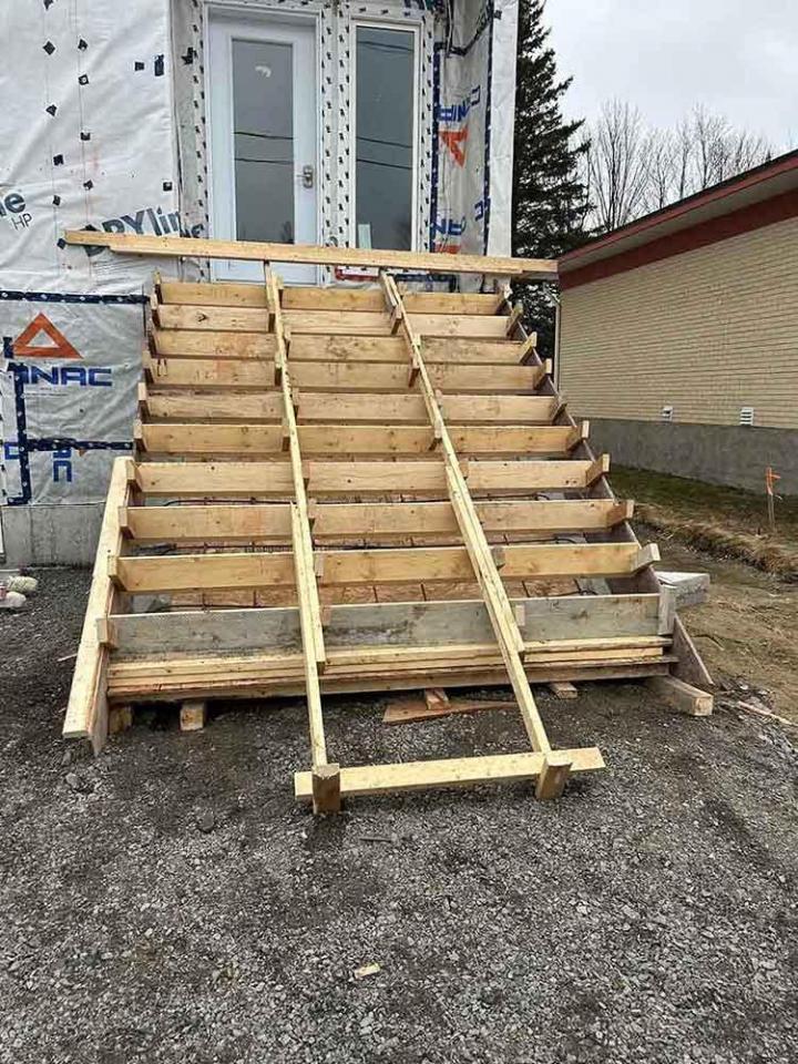 Réalisation coffrage de marches et de perrons Québec